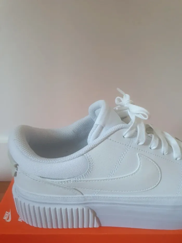 Nike Plateforme Legacy "full white"(42.5) - photo numéro 2