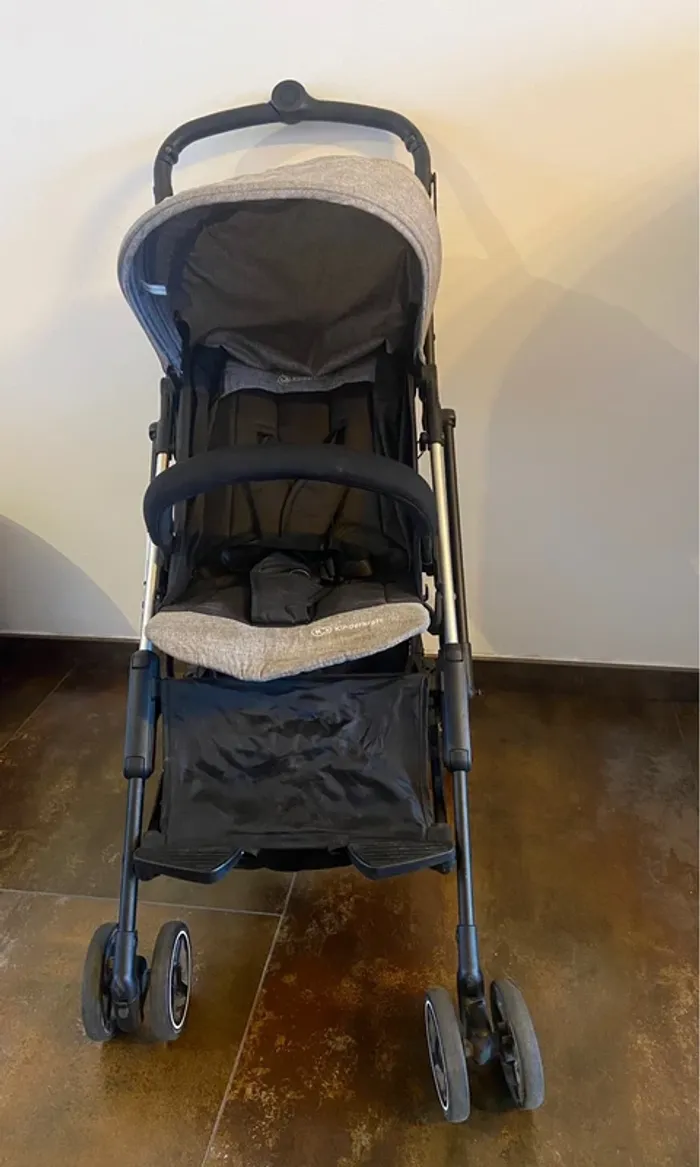 Poussette compacte. - photo numéro 2