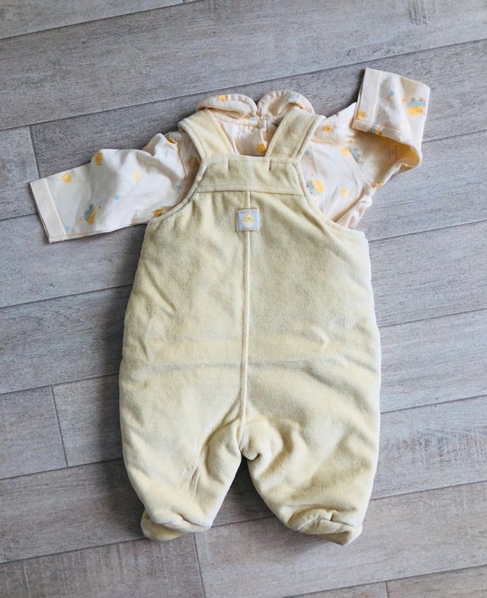 Salopette jaune et tee-shirt fille - photo numéro 10