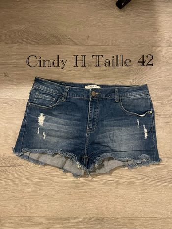 Short en jean femme Cindy H taille 42 – style destroy, décontracté tendance été