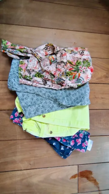 Lot bas (pantalon+ jupe)