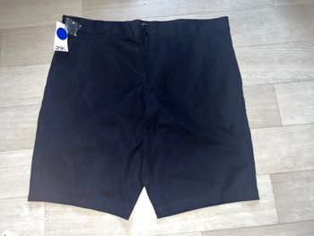 Très beau Short chino pour homme