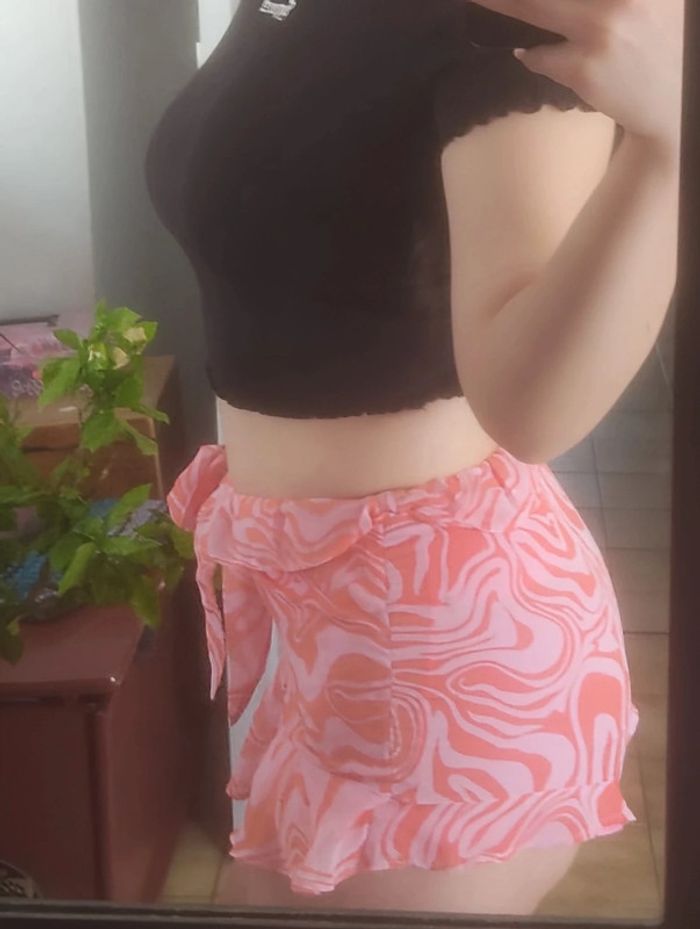 Short tie and die rose et orangé