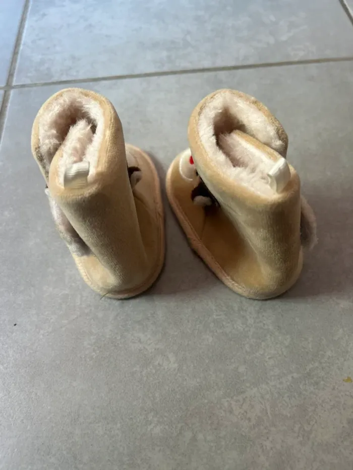 Bottines chaussons bébé taille 18 TEX - photo numéro 2
