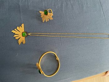 Parure bijoux dorés – collier, bracelet, bague