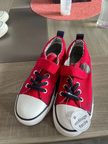 Baskets basses creeks neuves rouge 31