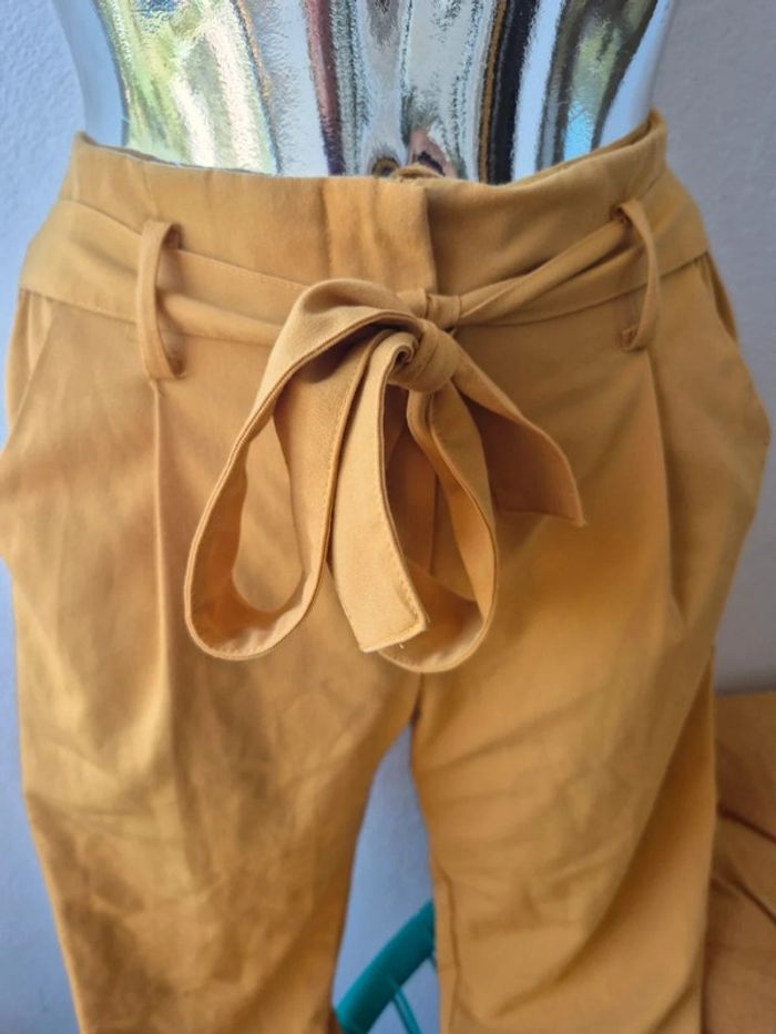 Pantalon uni élastique avec ceinture - photo numéro 2