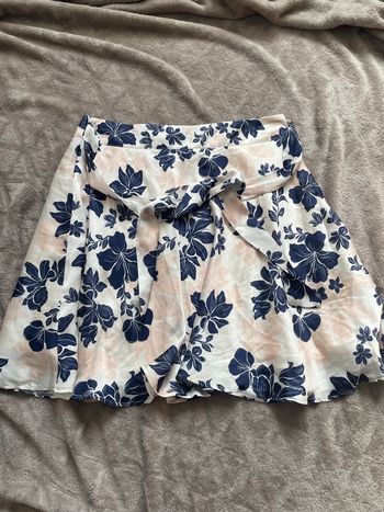 Jupe fluide à fleur crème et bleu foncé Etam Taille 38 parfait état