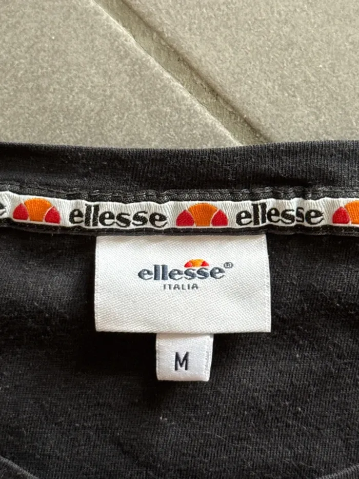 T-shirt ellesse taille M - photo numéro 2