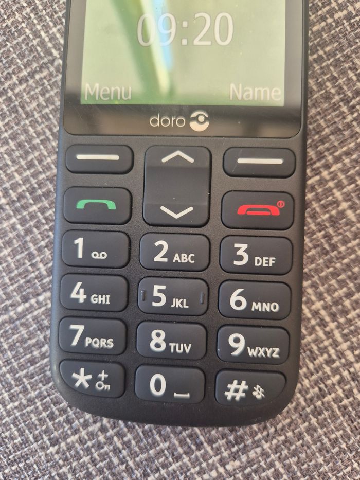 Téléphone factice type Doro – Accessoire / Déco / Jouet - photo numéro 3