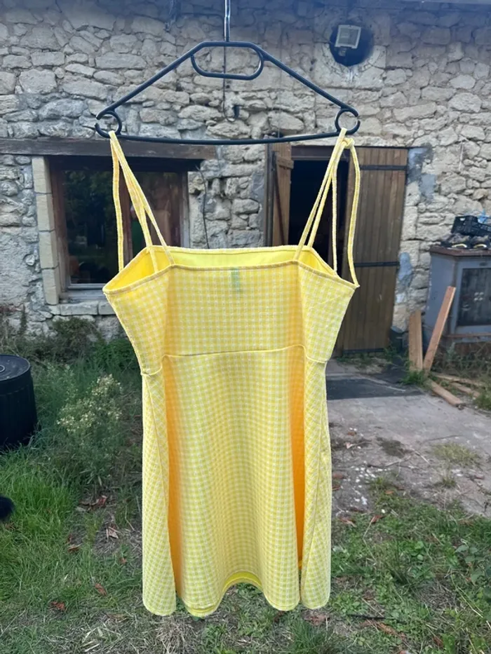 Robe d’été à carreaux jaune courte - photo numéro 2