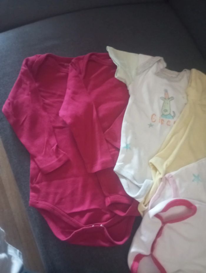Lot de 6 bodies bébé 18mois - photo numéro 4