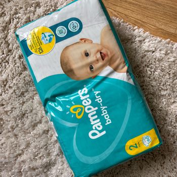 Couches Pampers