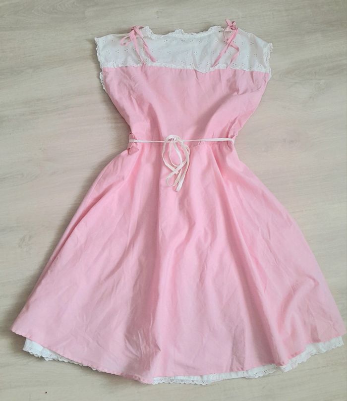 Robe rockabilly rose et dentelle - photo numéro 8