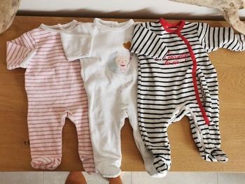 Lot de 3 pyjamas bébé fille 1mois TBE verbaudet et orchestra