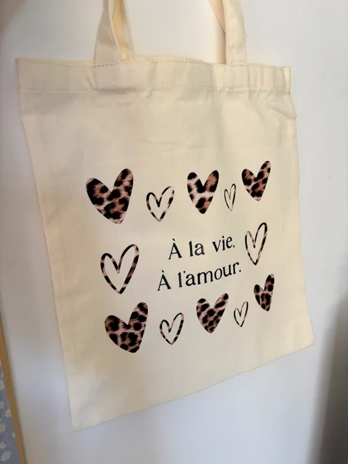 Tote bag