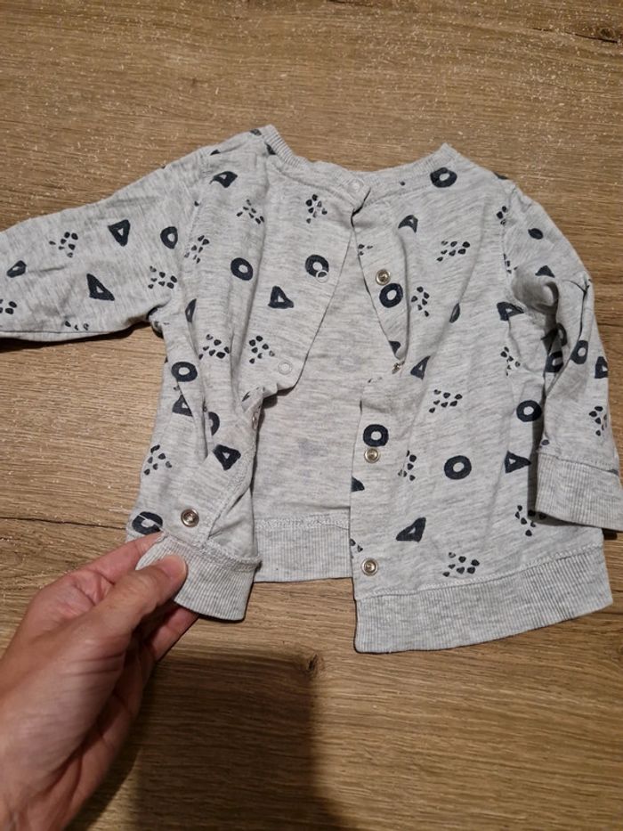 Lot de 5 tee shirt manche longue 6 mois - photo numéro 9