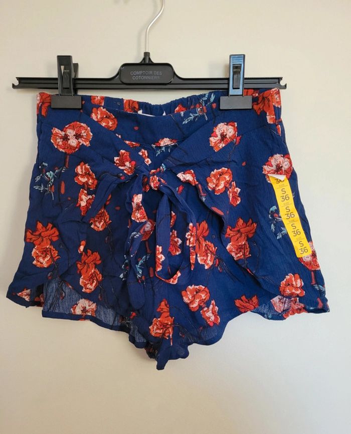 Short fleuri Pull&bear 36
