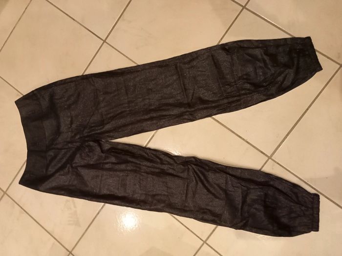 Pantalon noir qui brille pour femme - photo numéro 2