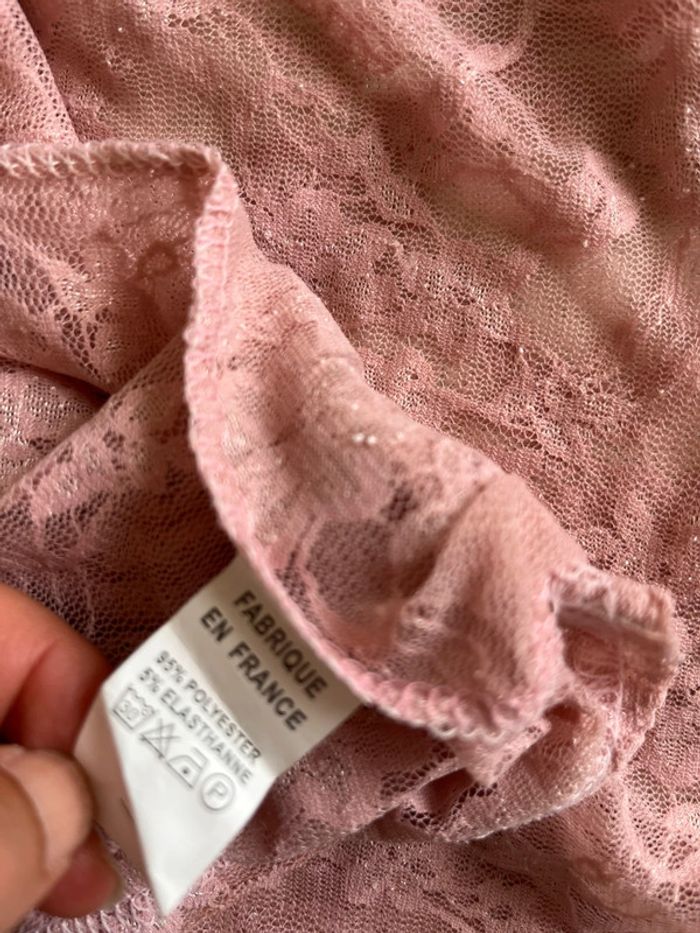 Top moulant en dentelle rose – Fabriqué en France – Taille unique jusqu’au 40 - photo numéro 6
