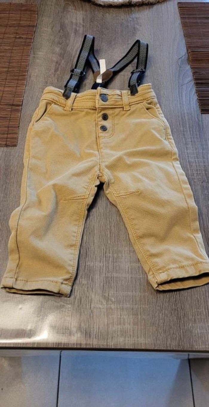 Beau pantalon à bretelles 6 mois tape à l'œil