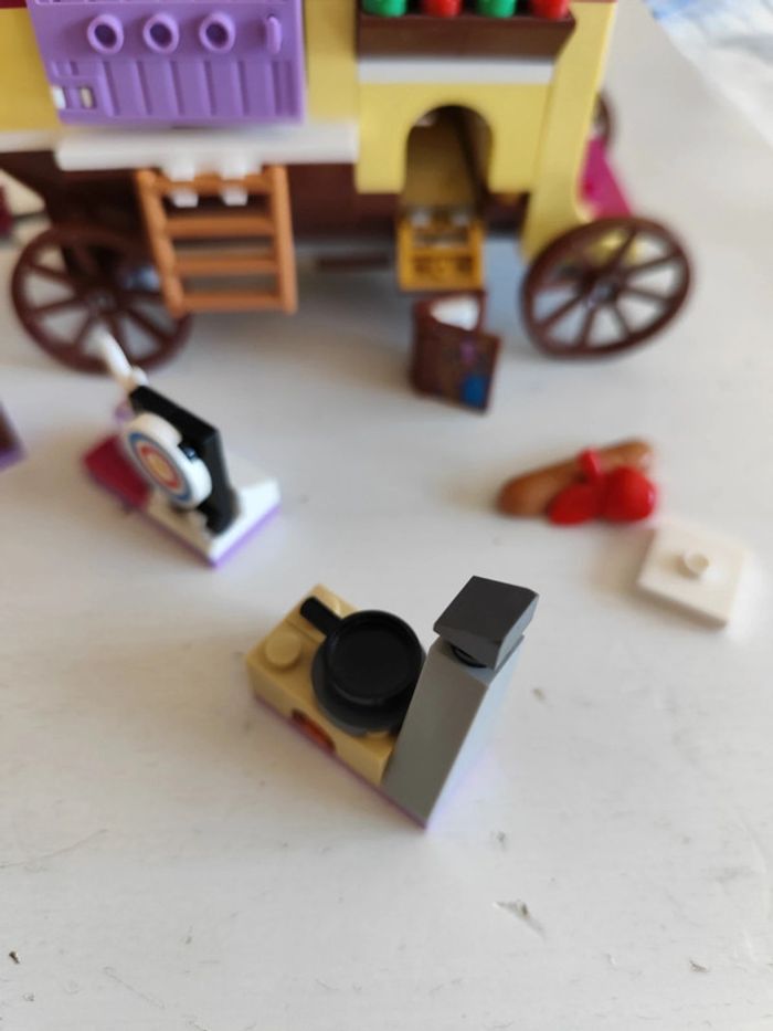 Lego Disney 41157 la caravane de Raiponce - photo numéro 5