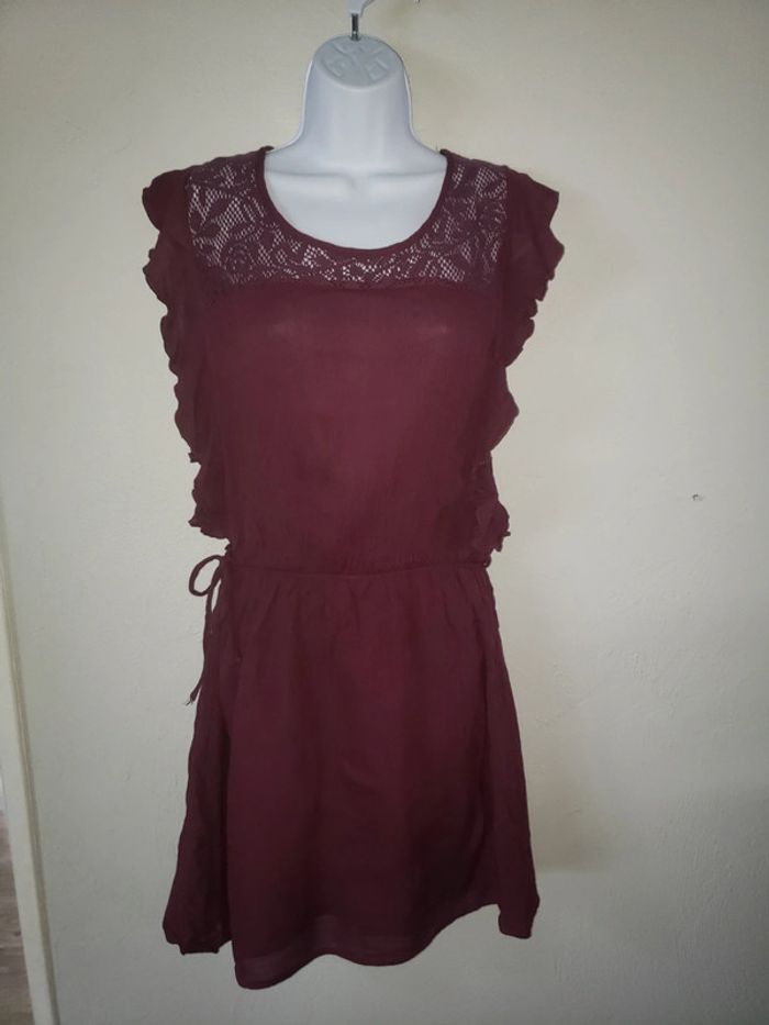 Robe bordeaux a dentelle