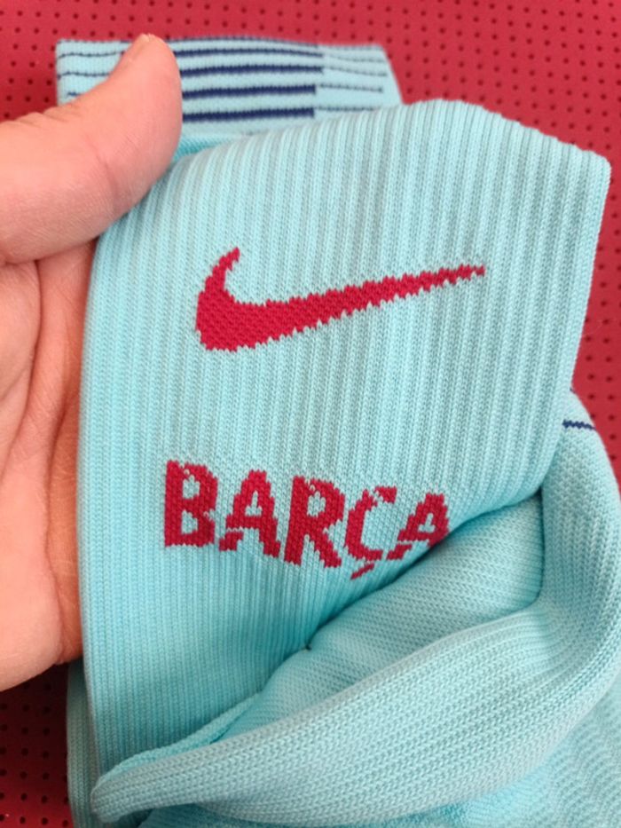 Chaussettes de foot FC Barcelone, Nike Authentique Officiel taille 36/38, Neuf - photo numéro 3