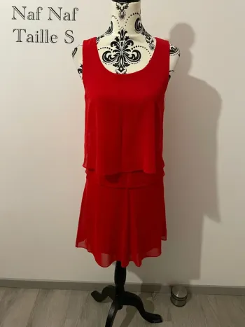 Robe Naf Naf taille S rouge