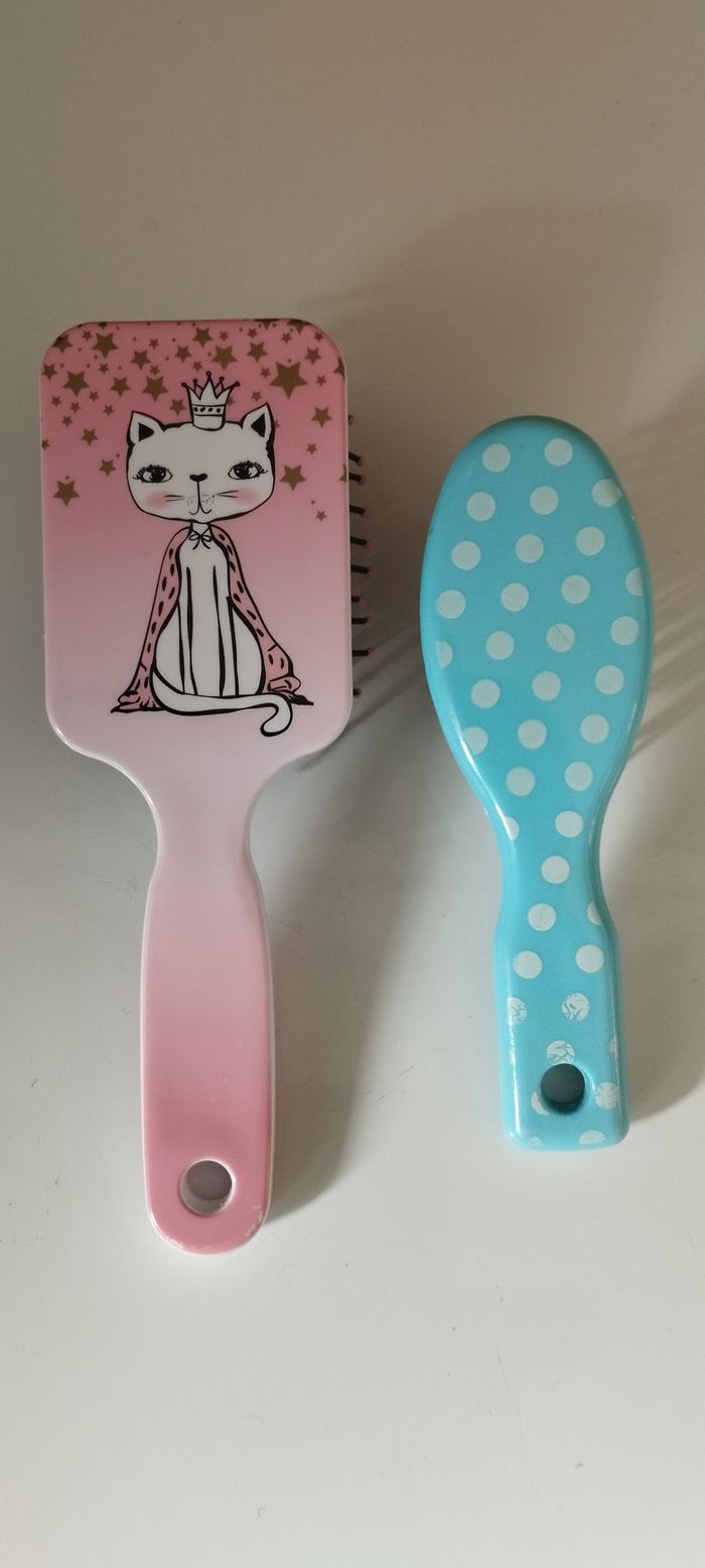 Petites brosses à cheveux - photo numéro 3
