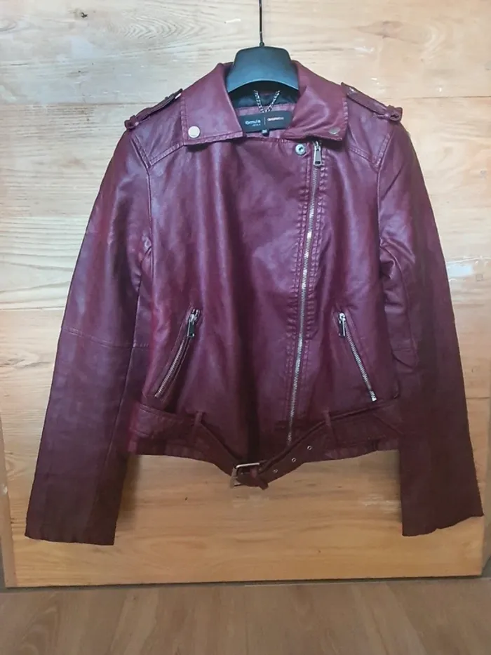 Veste bordeaux. Taille 36