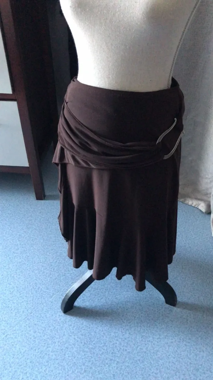 Jupe dessous genoux