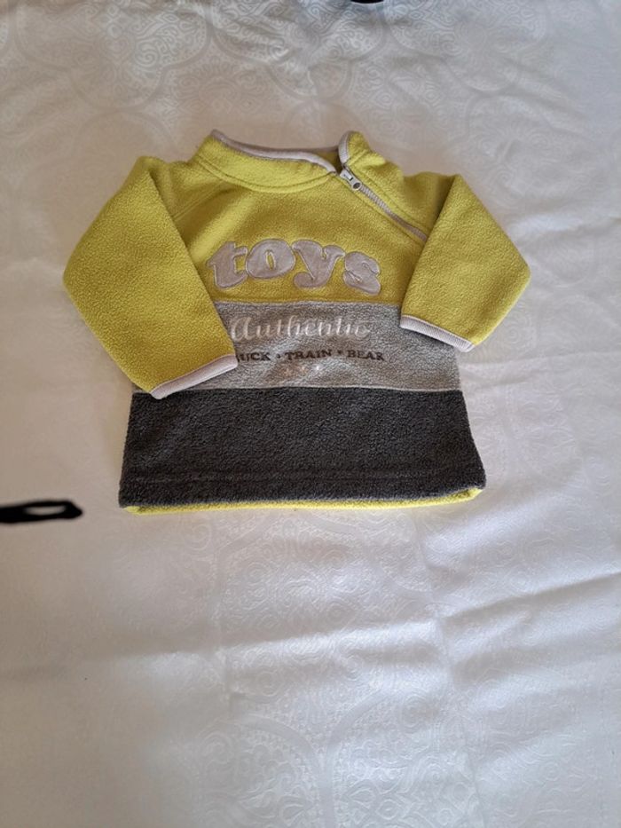 Pull polaire vert et gris 6 mois - photo numéro 2