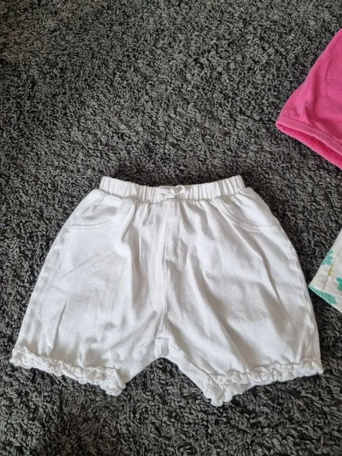 Lot de 3 shorts en coton 2 ans - photo numéro 2