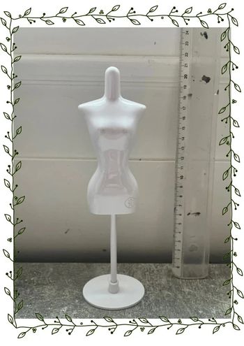 Mannequin harumika