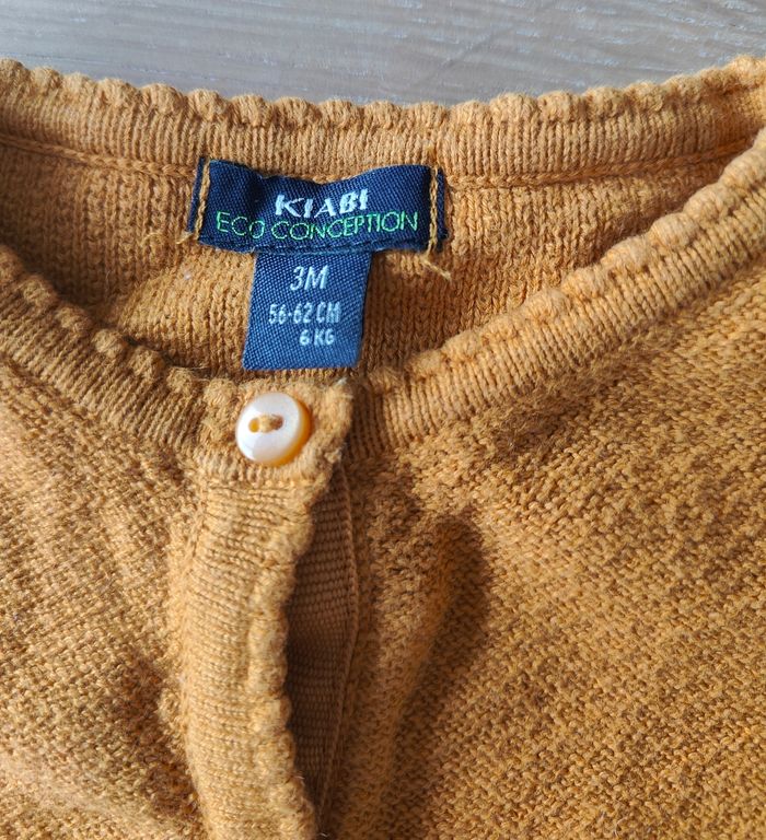 Gilet marron moutarde Kiabi 3 mois - photo numéro 4