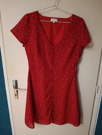 "Robe rouge Anna Karel taille 38 – Imprimé cœurs, style vintage chic"