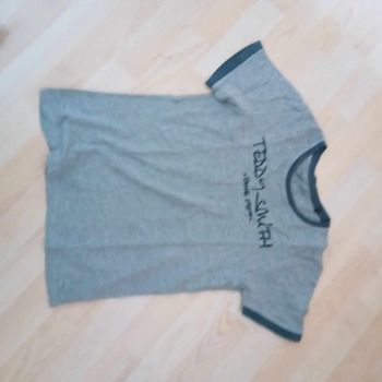 tee-shirt