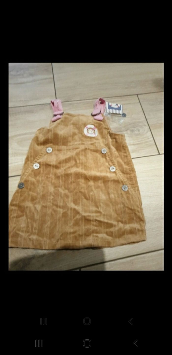 Robe velours neuve étiquette elle est ou la mer 12 mois - photo numéro 2