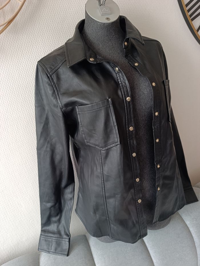 Sur chemise  similicuir taille 42 - photo numéro 2