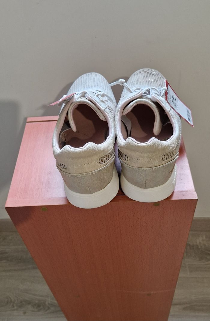 Baskets mustang neuves pointure 40 - photo numéro 4