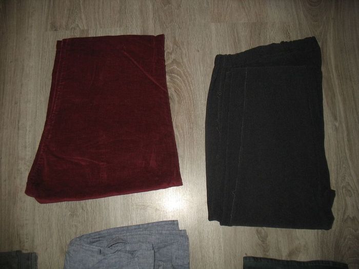 LOT DE 7 VÊTEMENTS DE GROSSESSE - TAILLE 42 - n°04 - photo numéro 2