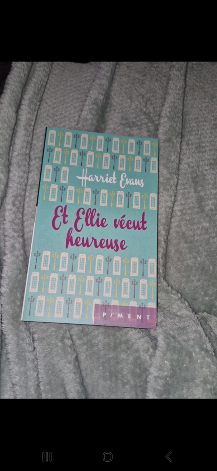 Et Ellie vécut heureuse / Harriet Evaus