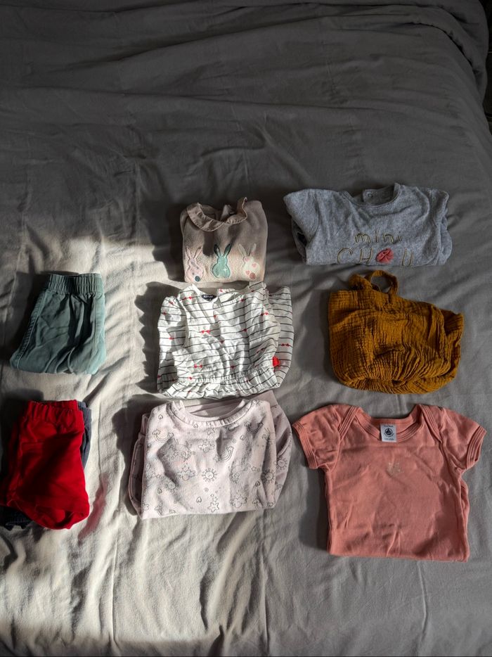 Lot vêtement bébé filles ( 12 mois )