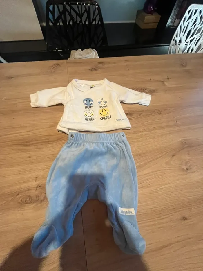 Pyjama 2 pièces taille naissance (50 cm)