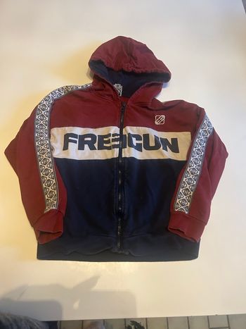 Sweat zippé à capuche BON ÉTAT pour garçon taille 10 ans couleur bordeaux