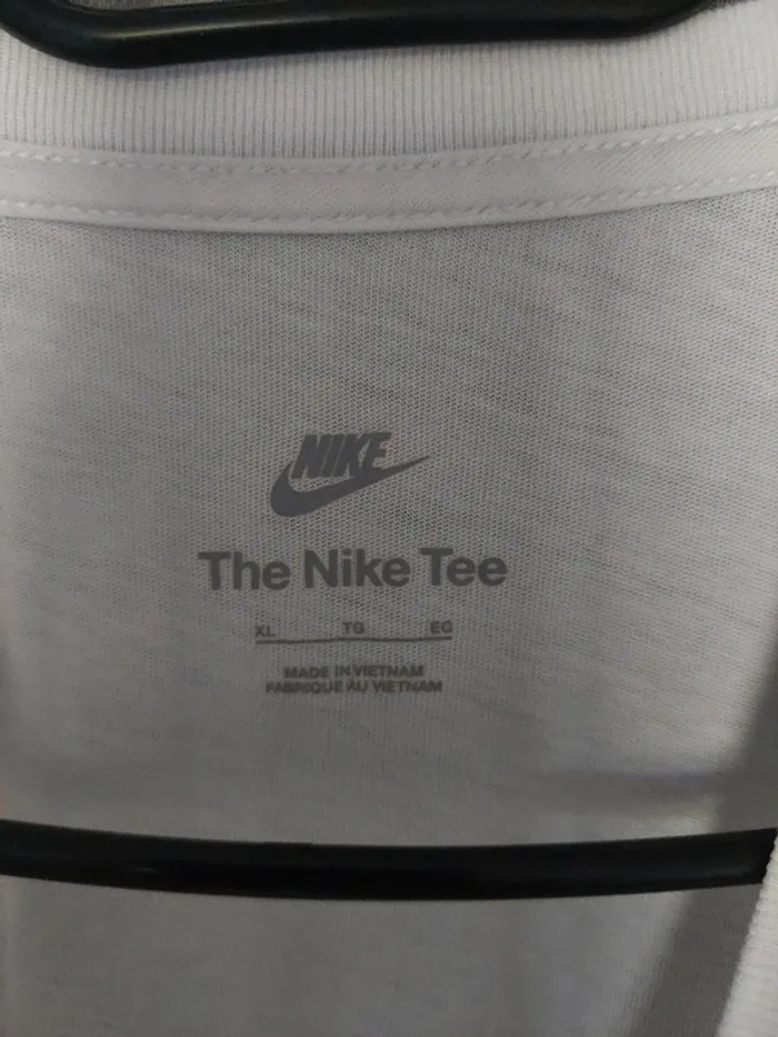 Nike blanc avec fleur – Taille XL – 100% coton - photo numéro 4