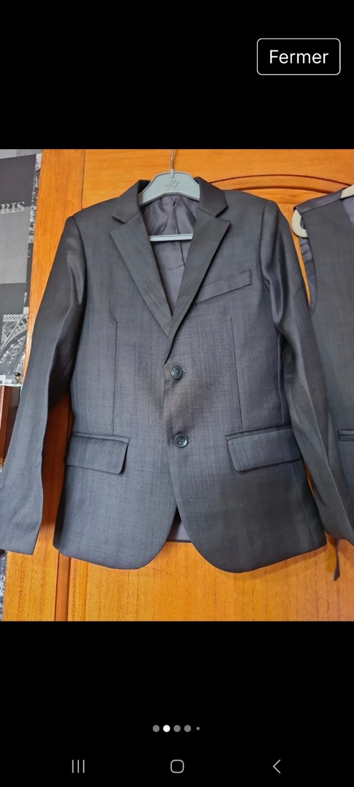 Costume 3 pièces taille 8 ans - photo numéro 2