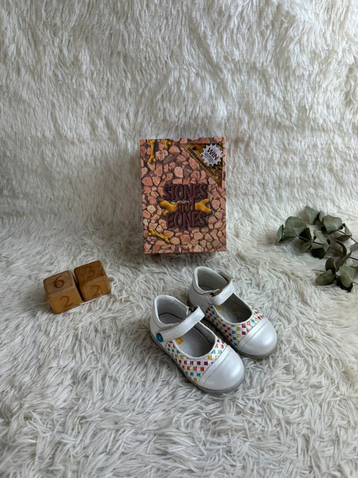Paire de babies Stones and Bones taille 22