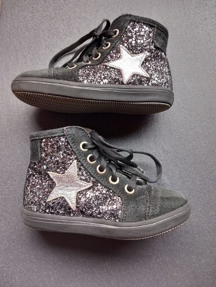 Chaussure fille Reqins 24 cuir très bon état